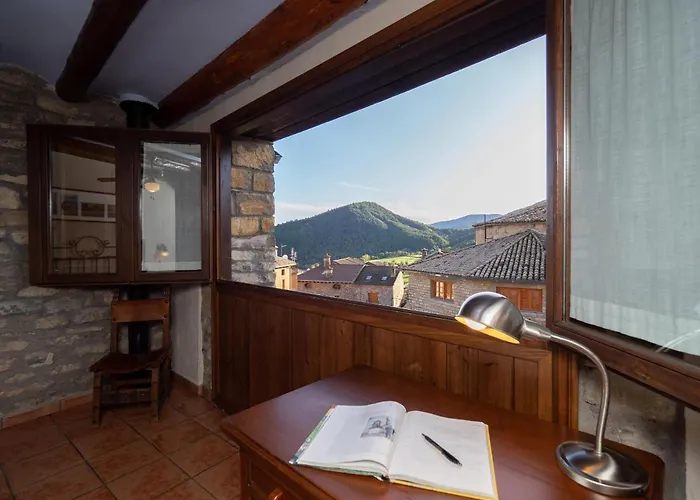 Hotel Casa Cruz - Auto Check-in (adults Only) Boltaña